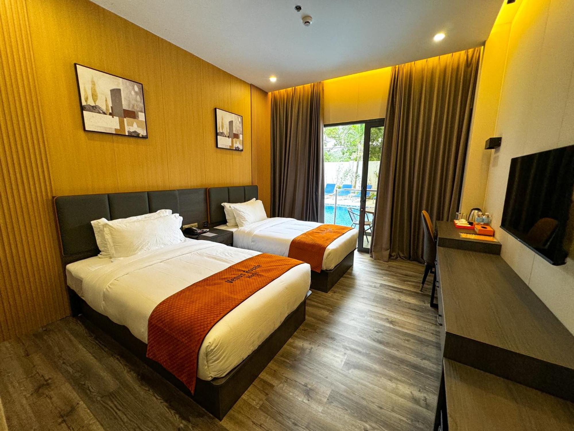 Venus Royale Hotel Coron Extérieur photo