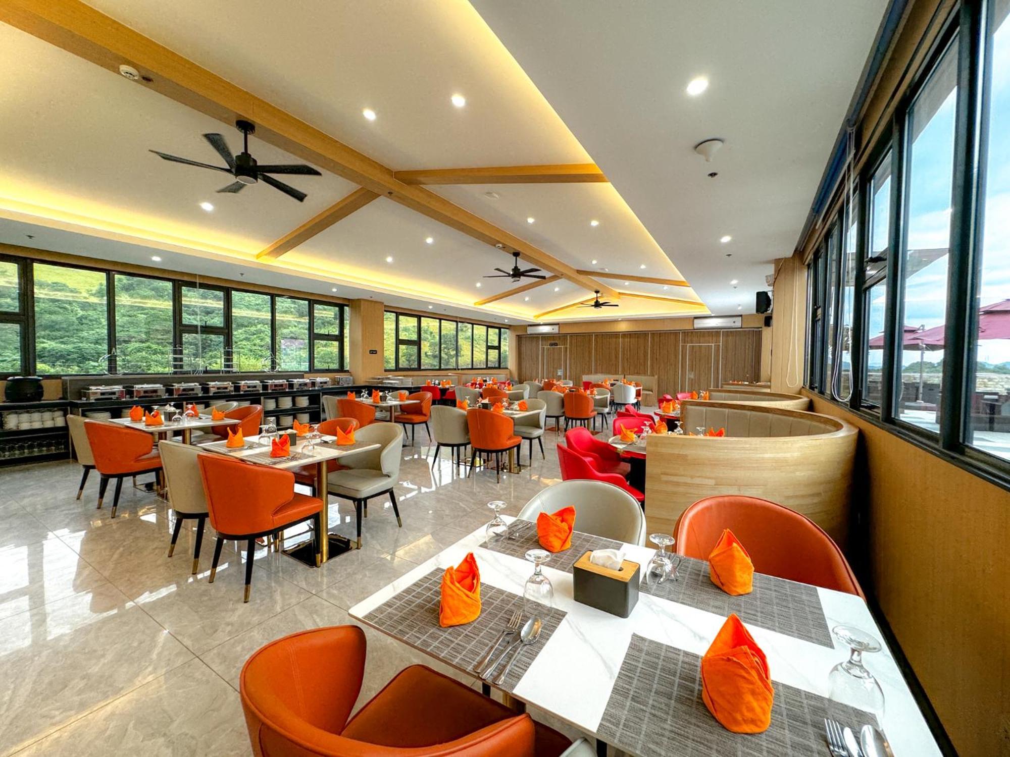 Venus Royale Hotel Coron Extérieur photo