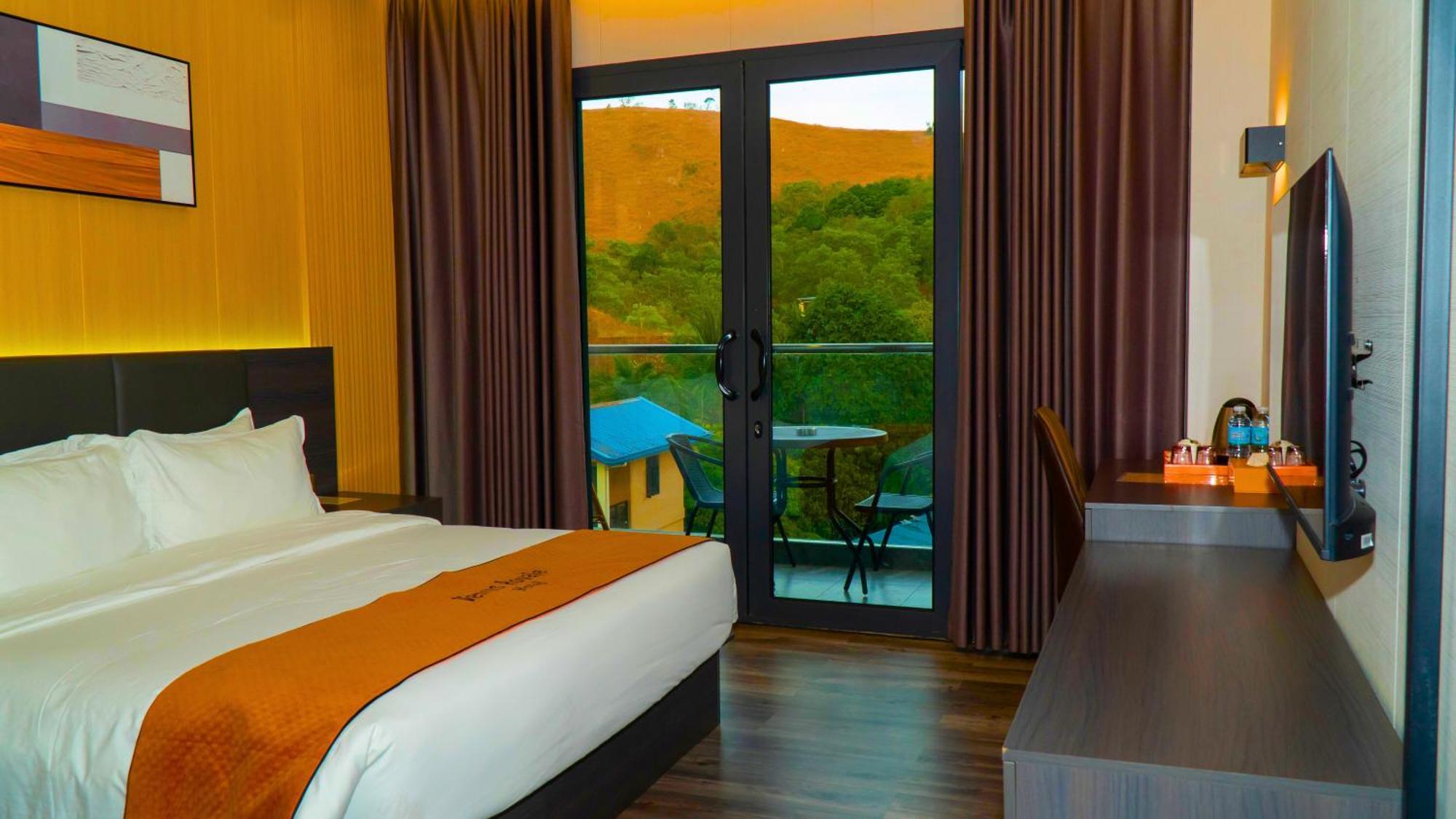 Venus Royale Hotel Coron Extérieur photo