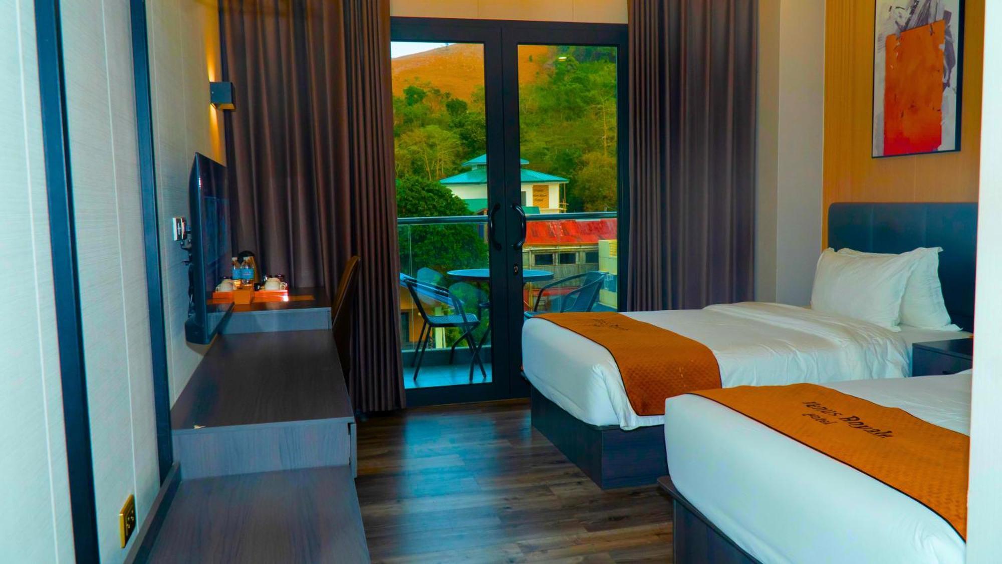 Venus Royale Hotel Coron Extérieur photo