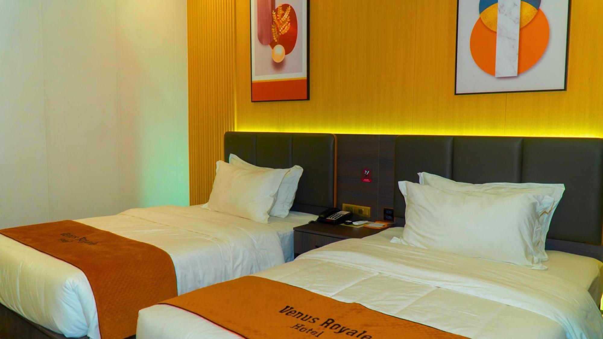 Venus Royale Hotel Coron Extérieur photo